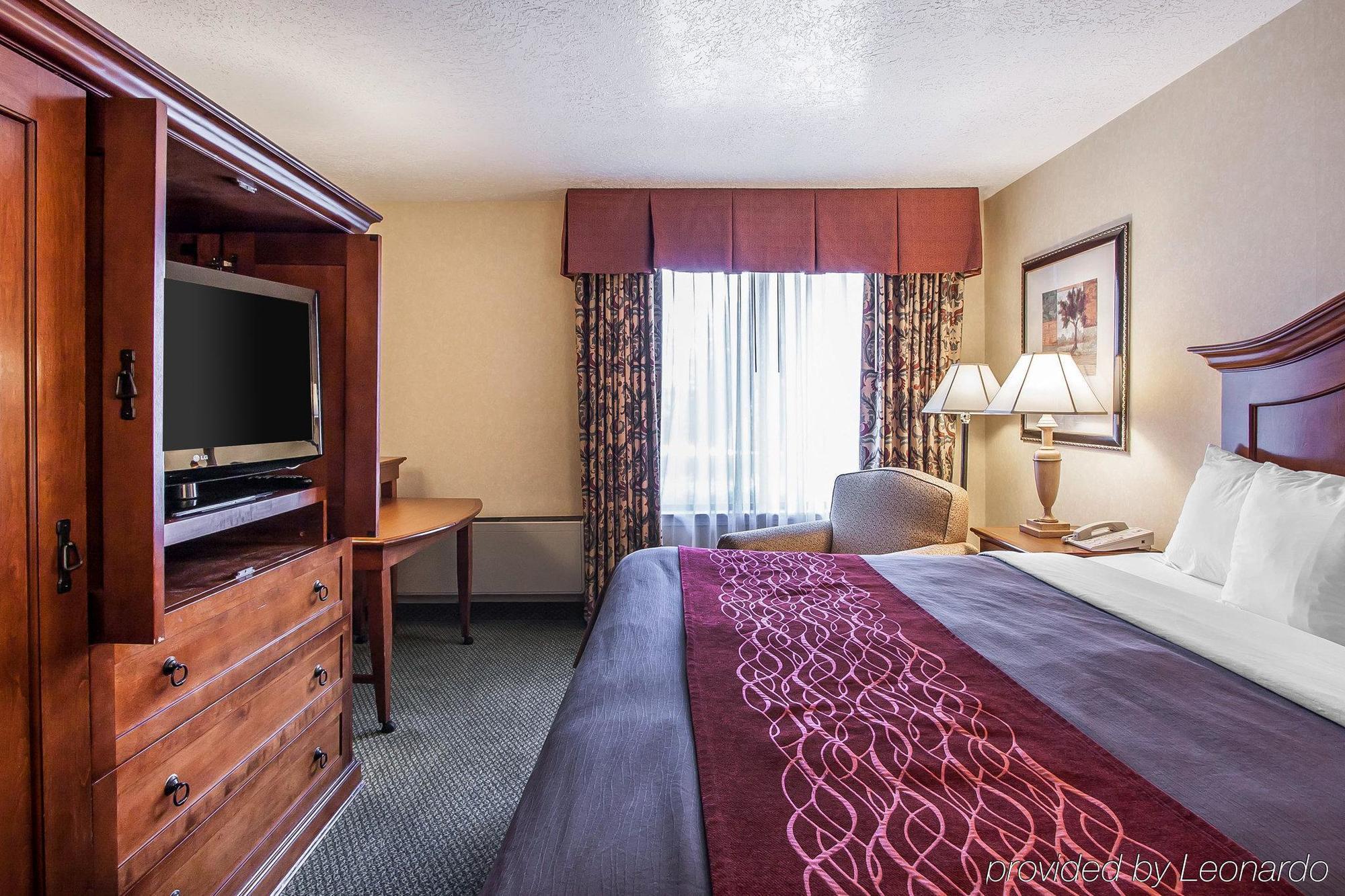 Comfort Inn Conference Center Hillsboro Buitenkant foto