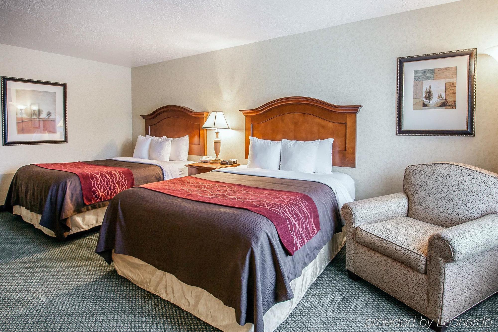 Comfort Inn Conference Center Hillsboro Buitenkant foto