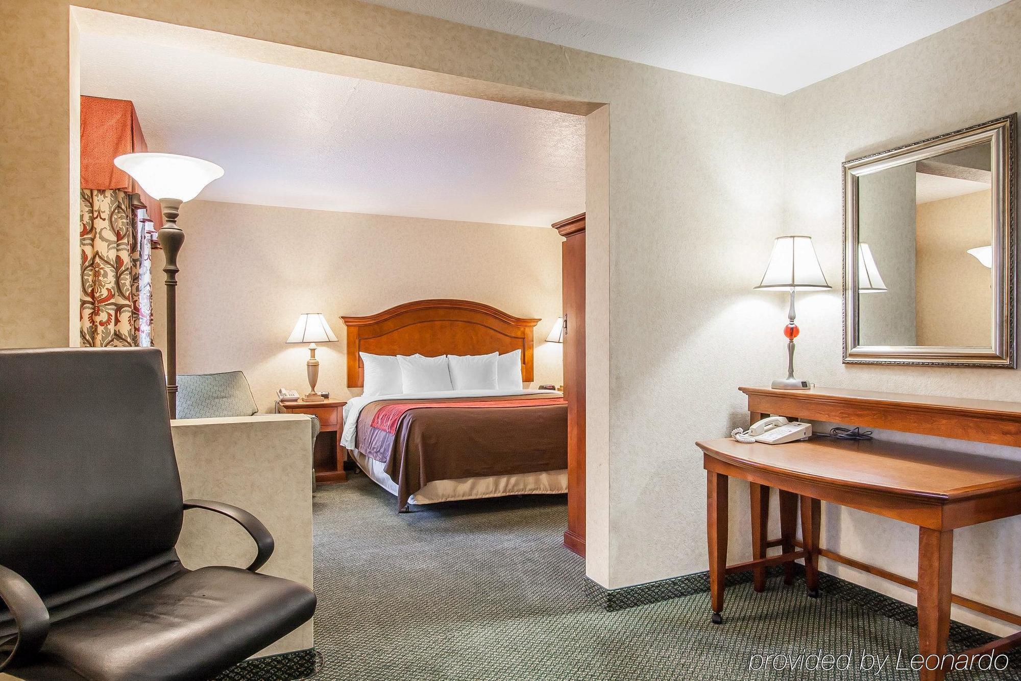 Comfort Inn Conference Center Hillsboro Buitenkant foto