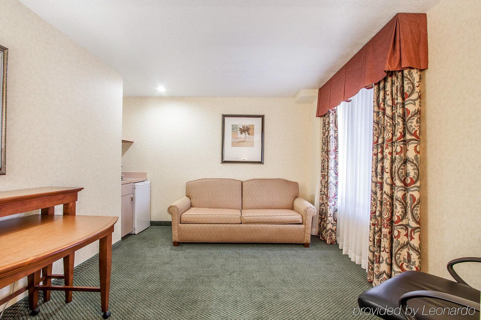 Comfort Inn Conference Center Hillsboro Buitenkant foto
