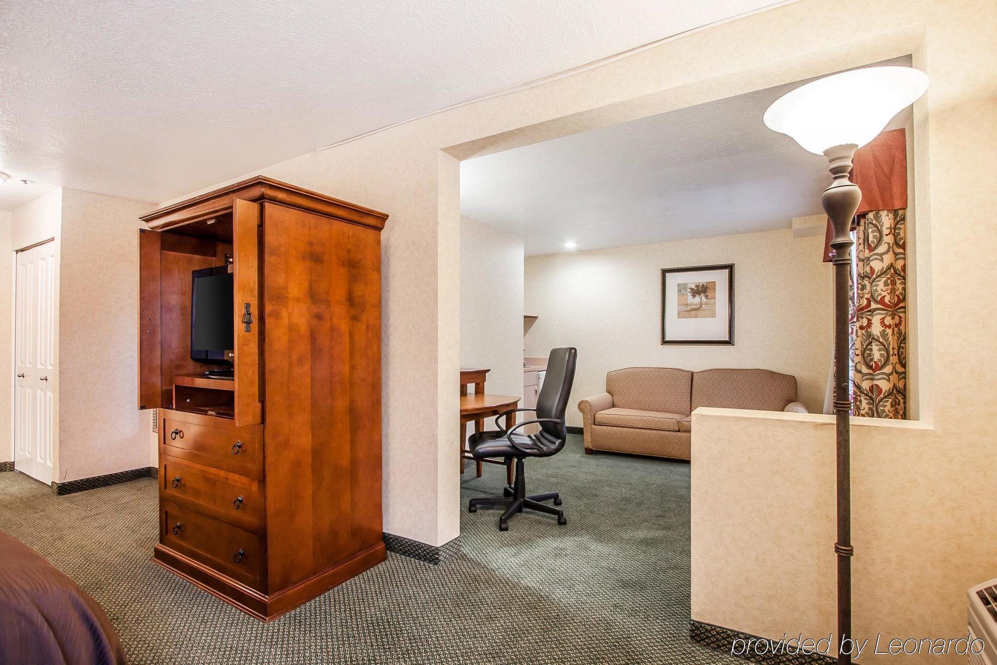 Comfort Inn Conference Center Hillsboro Buitenkant foto
