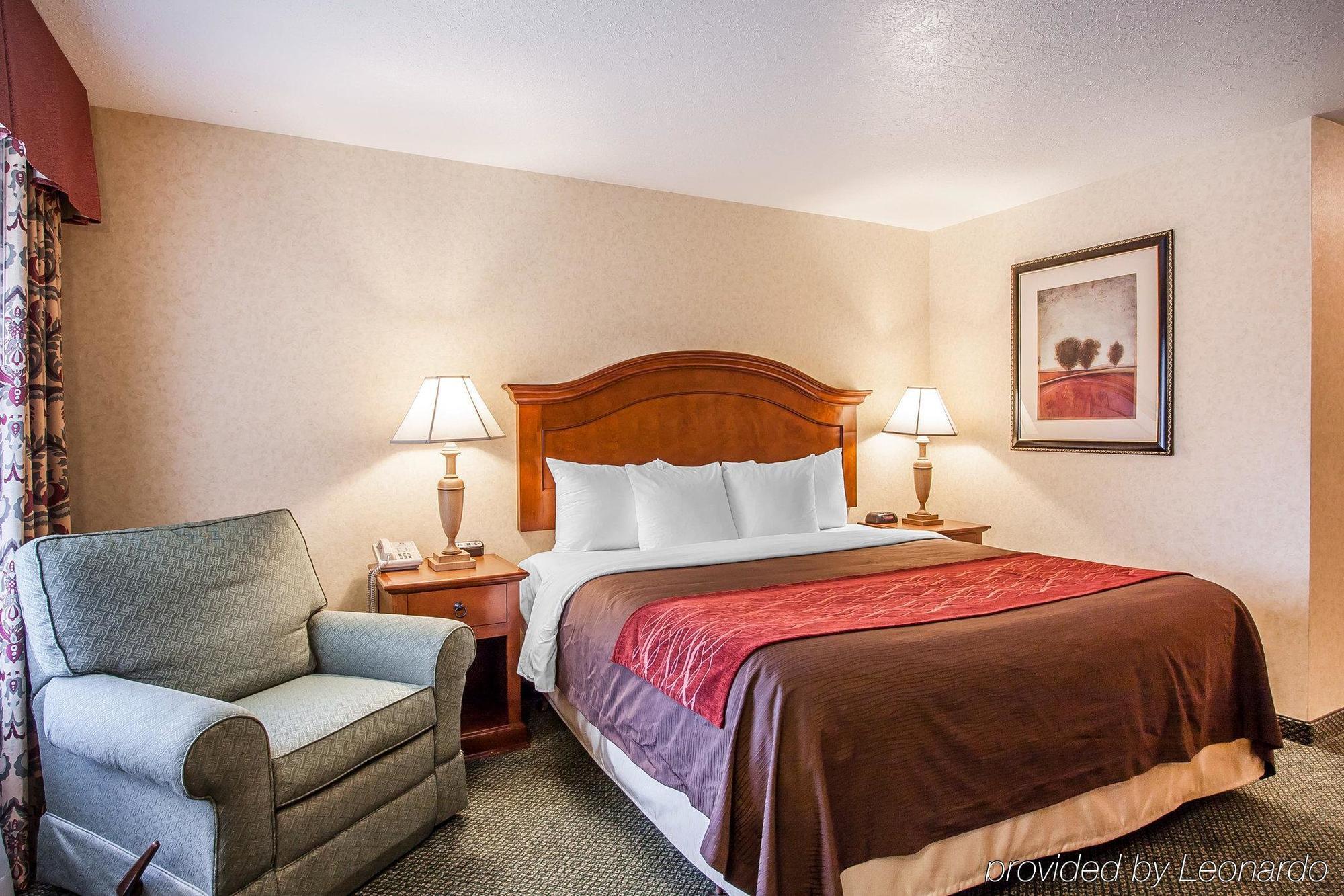 Comfort Inn Conference Center Hillsboro Buitenkant foto