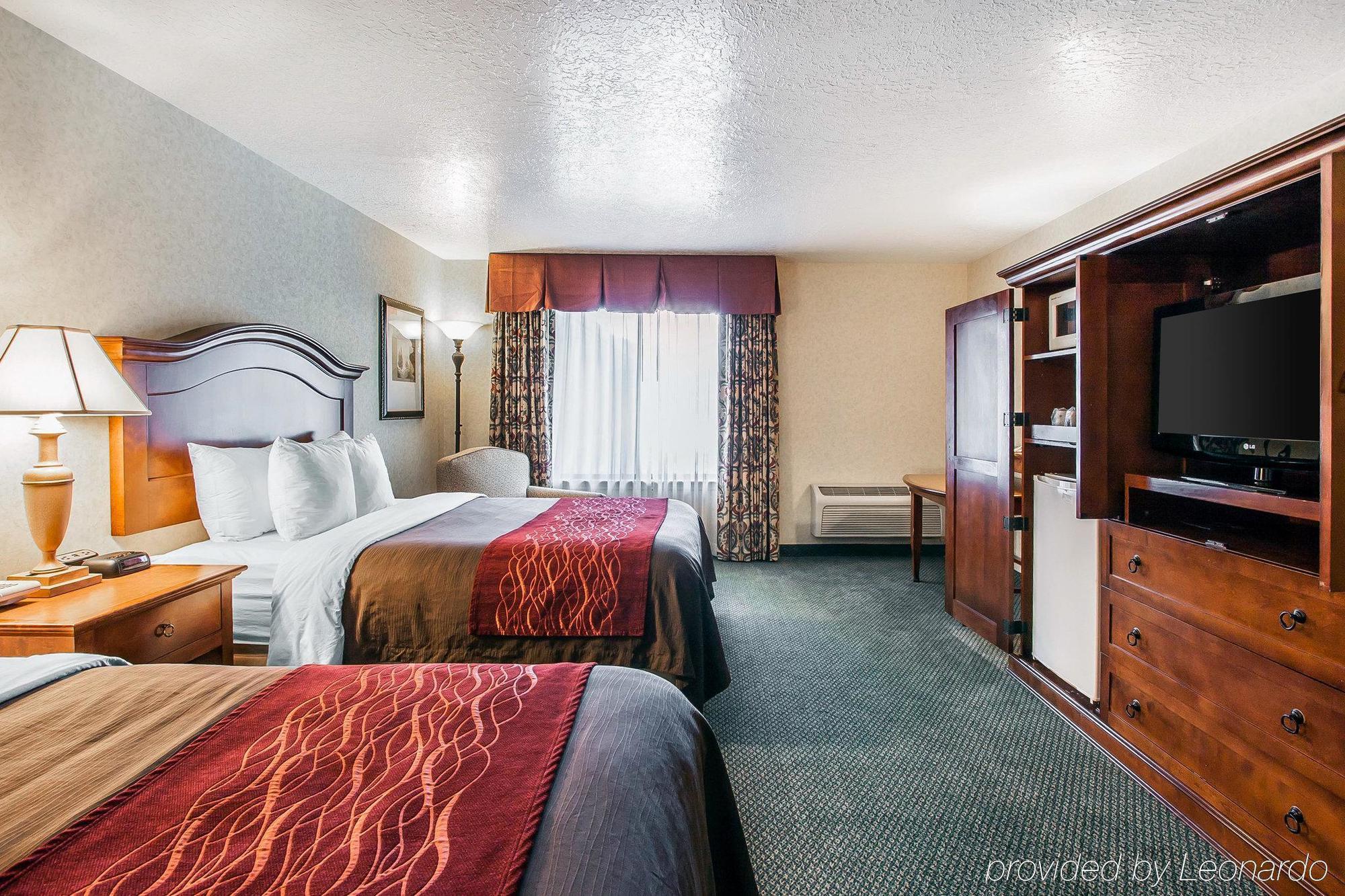 Comfort Inn Conference Center Hillsboro Buitenkant foto