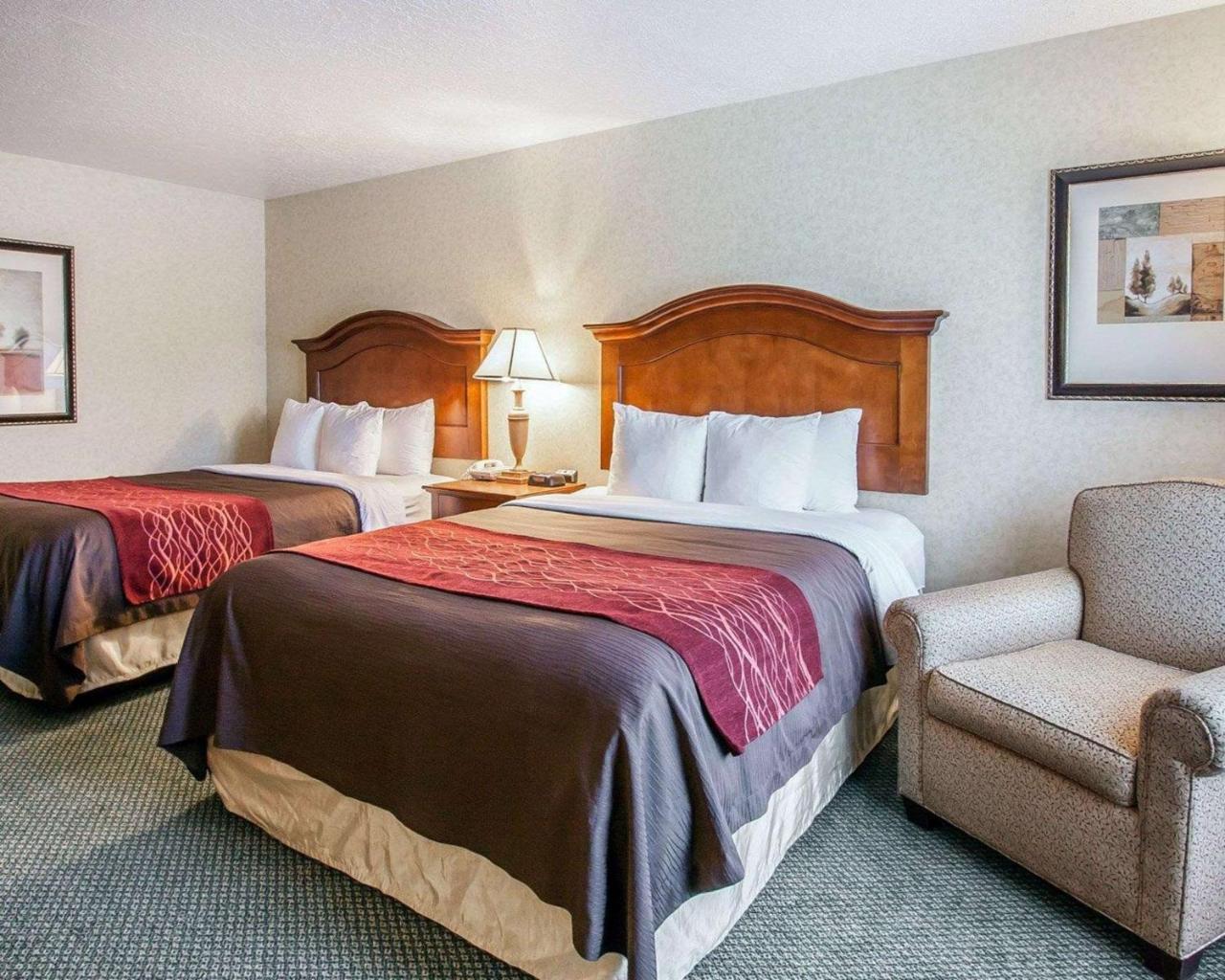 Comfort Inn Conference Center Hillsboro Buitenkant foto