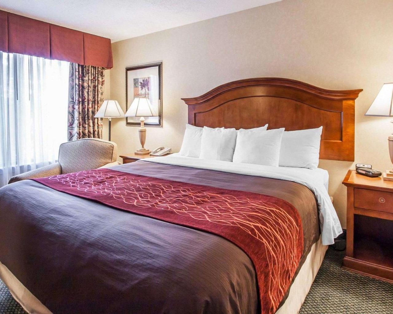 Comfort Inn Conference Center Hillsboro Buitenkant foto