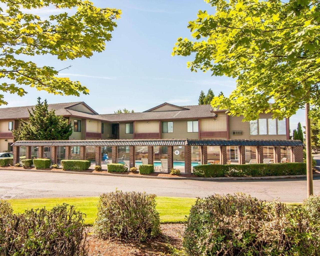 Comfort Inn Conference Center Hillsboro Buitenkant foto