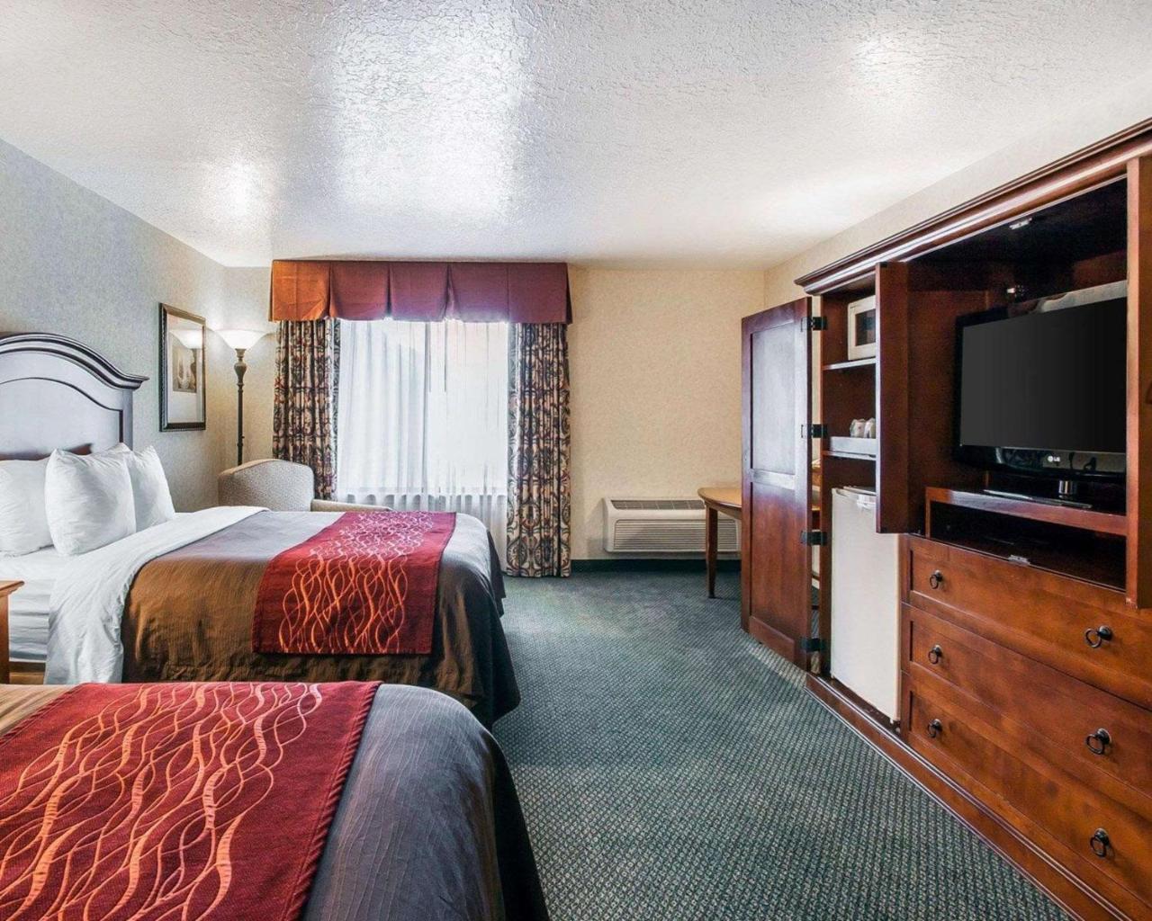 Comfort Inn Conference Center Hillsboro Buitenkant foto