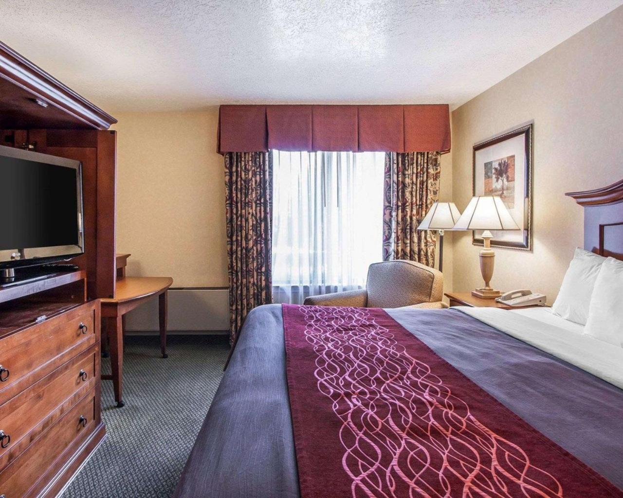 Comfort Inn Conference Center Hillsboro Buitenkant foto